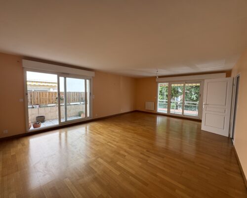 Appart F4 -100 m² 3 chambres - terrasse de 33m² - balcon, cave, parking -  VERNON Centre