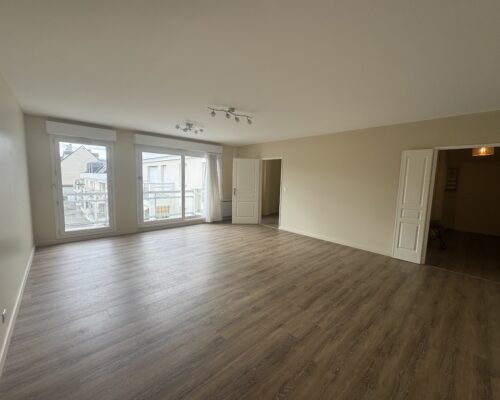 Appart F4 - 105m² - 3 chambres - balcon - box  - VERNON centre